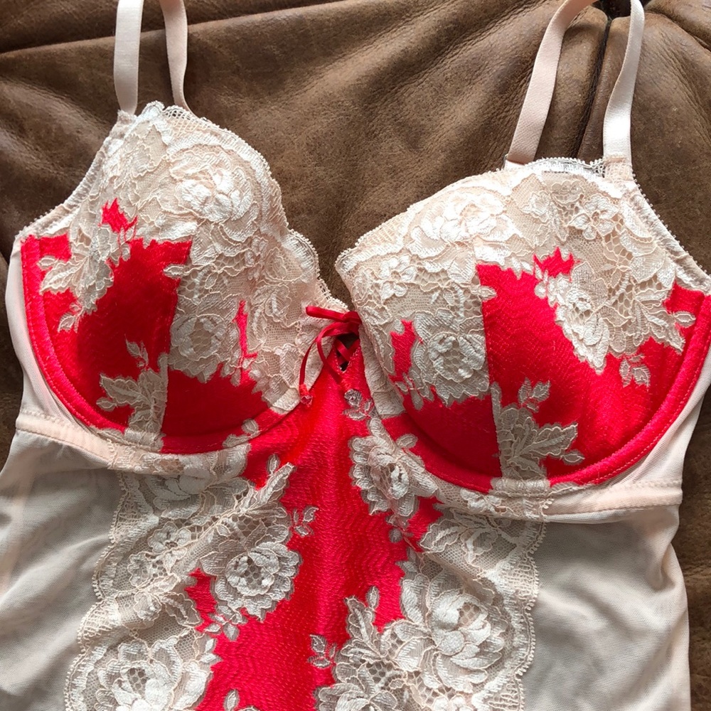 Victoria Secret NWT lingerie lace corset 36D